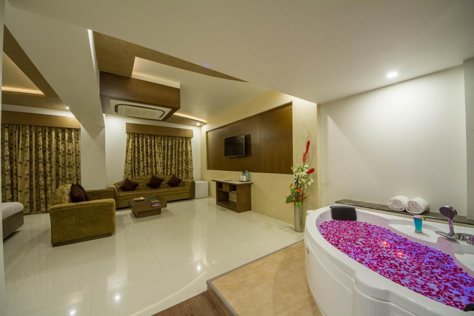 Tgv Hotel Ahmedabad Ngoại thất bức ảnh